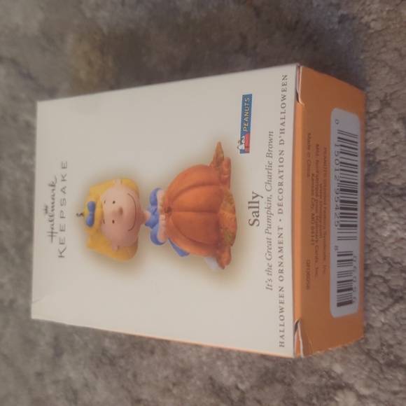 2006 " it's the Great pumpkin" Sally Hallmark ornament🎃 - Picture 9 of 11